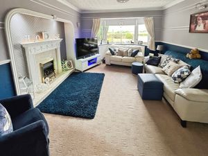 Lounge- click for photo gallery
